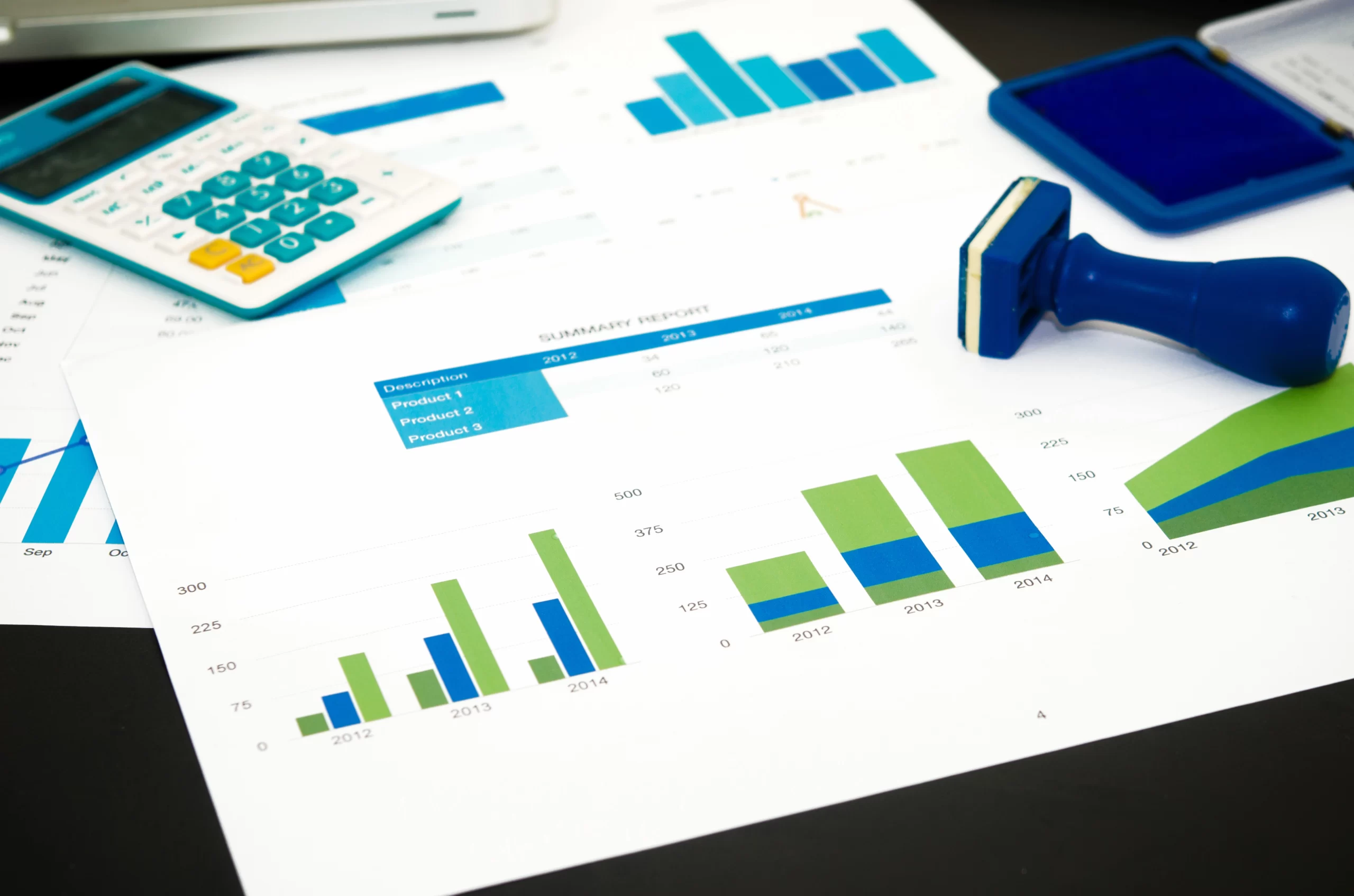 graph-analysis-charts-on-desk